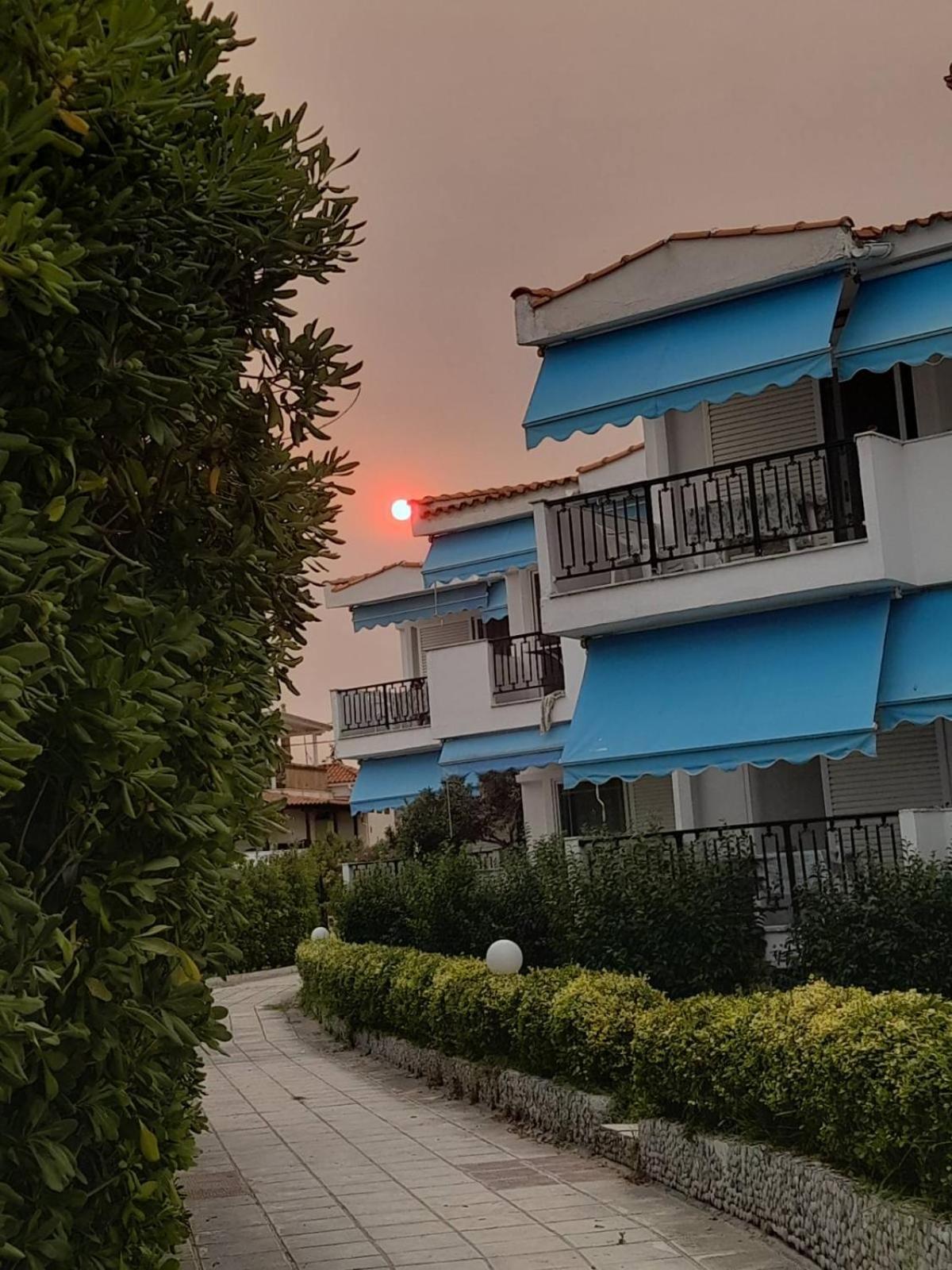 פורקה Iris Seafront Apartments מראה חיצוני תמונה