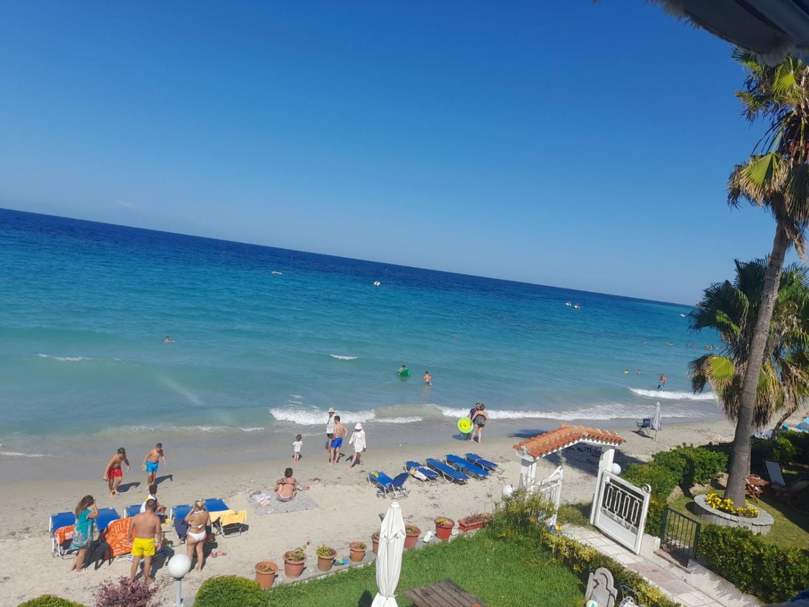 פורקה Iris Seafront Apartments מראה חיצוני תמונה